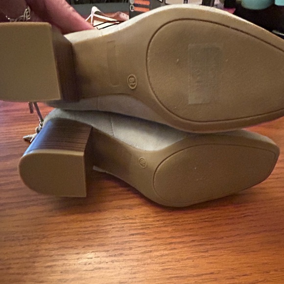 Journee Collection Women's Audrina Stacked Heel Dress Booties 8.5 / Retail $90 - Picture 4 of 9